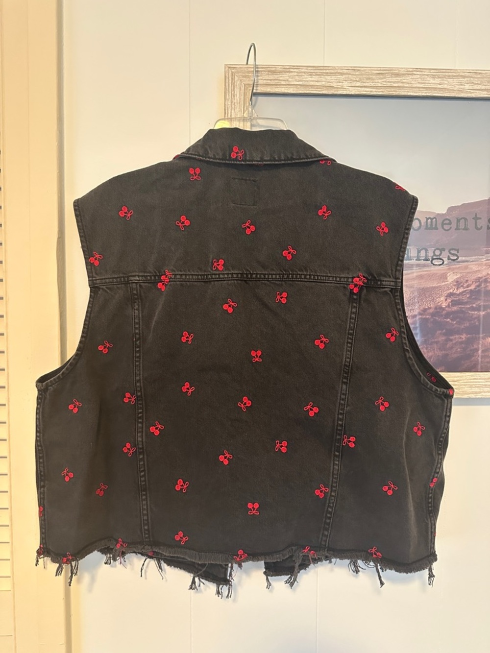 NWT Size Large Wild Fable Black with Cherries 🍒 Jean Vest - Picture 3 of 3